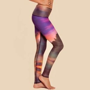 TEEKI legging size medium